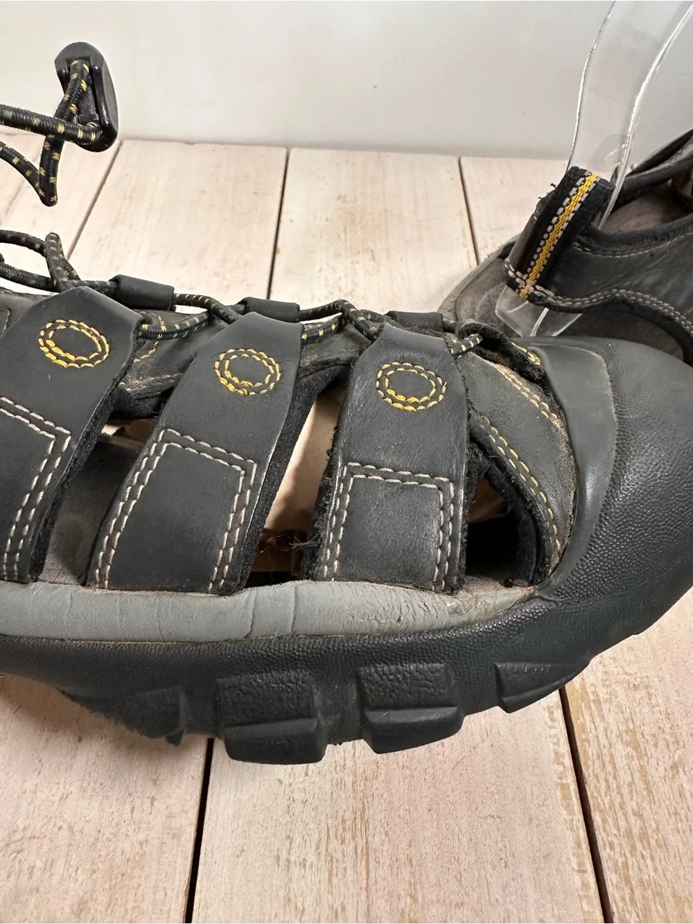 Keen Men’s Newport H2 Black leather Sandals W/Yellow Stitching protected toe cap
